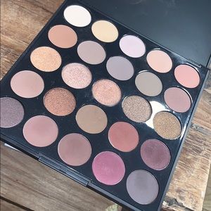 Morphe eyeshadow palette